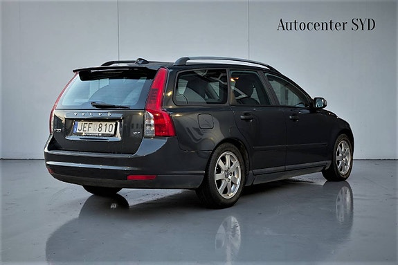 Volvo V50 3 of 16