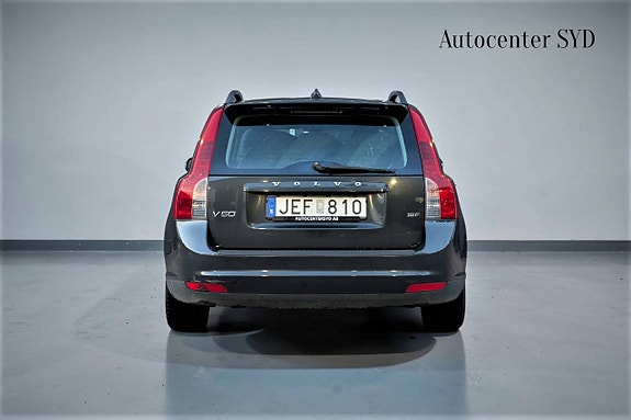 Volvo V50 4 of 16