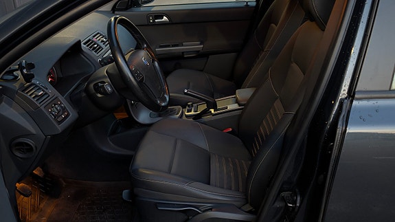 Volvo V50 15 of 16