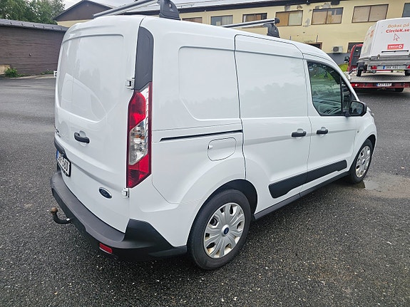 Ford Transit Connect 4 of 5