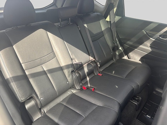 Nissan X-Trail 12 of 15