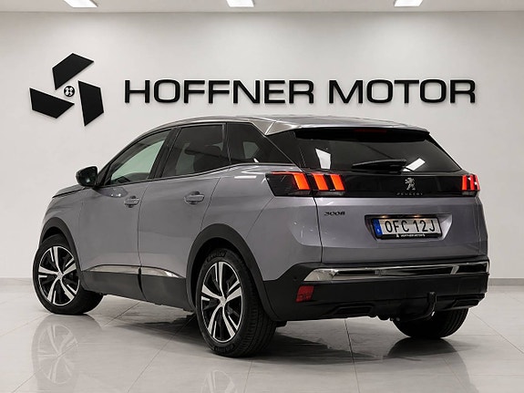 Peugeot 3008 2 of 8