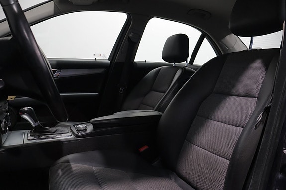Mercedes-Benz C300 9 of 12
