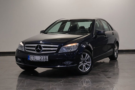 Mercedes-Benz C300 2 of 12
