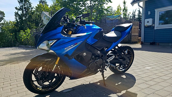 Suzuki GSX-S1000F 3 of 6