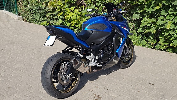 Suzuki GSX-S1000F 4 of 6