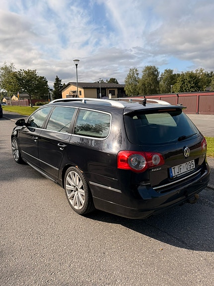 Volkswagen Passat 2 of 7