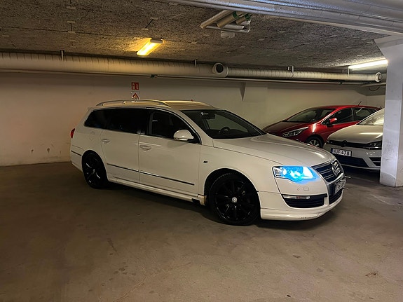 Volkswagen Passat 3 of 12