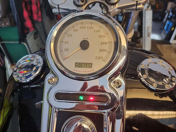 Harley-Davidson Super Glide Custom 3 of 5