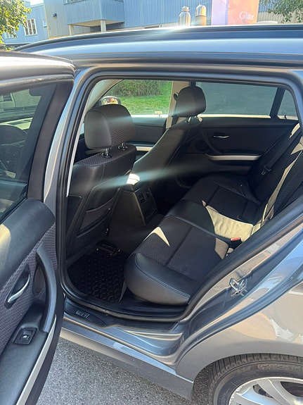 BMW 320d 6 of 12