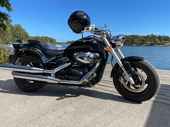 Suzuki VZ800 Intruder 2 of 4