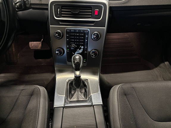 Volvo V60 14 of 21