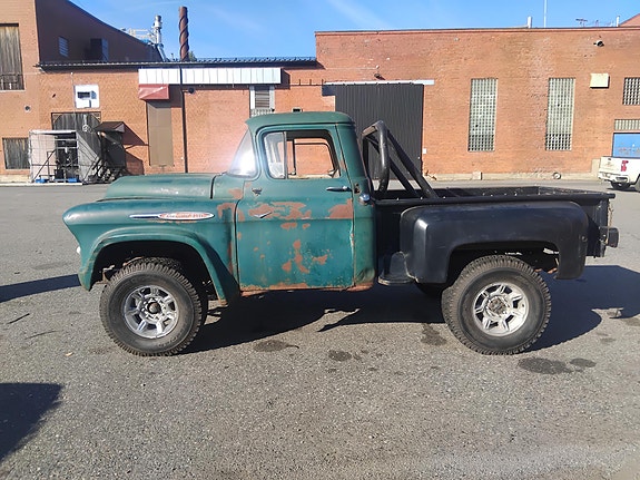 Chevrolet 3200 3 of 8