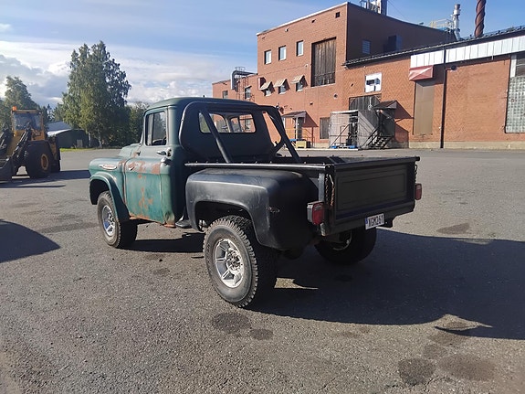 Chevrolet 3200 6 of 8
