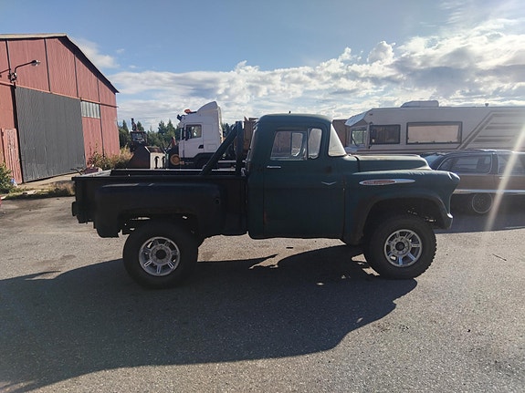 Chevrolet 3200 7 of 8