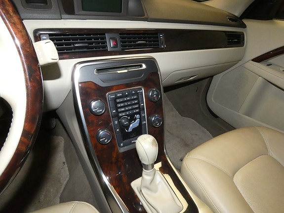 Volvo V70 9 of 11
