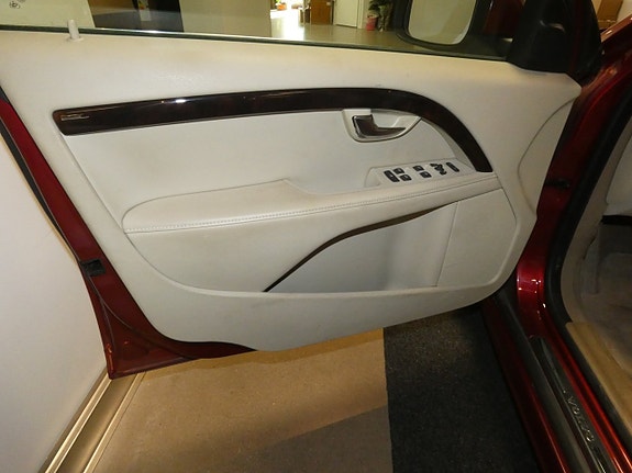 Volvo V70 10 of 11
