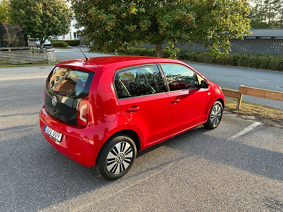Volkswagen UP! 6 of 10