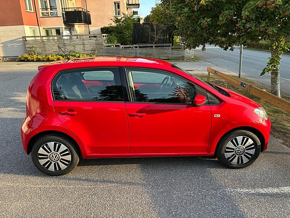 Volkswagen UP! 7 of 10