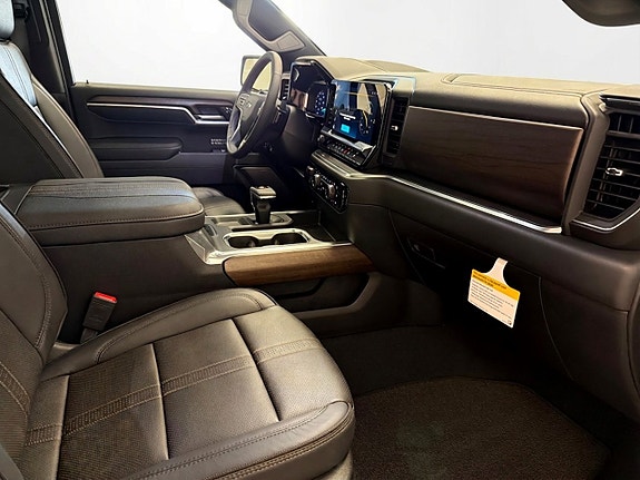 Chevrolet Silverado 1500 15 of 19