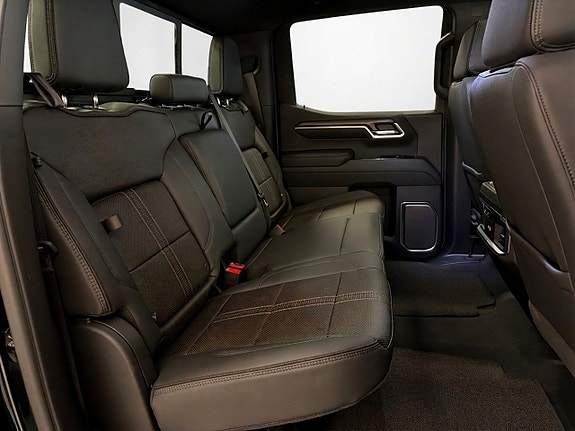 Chevrolet Silverado 1500 10 of 19