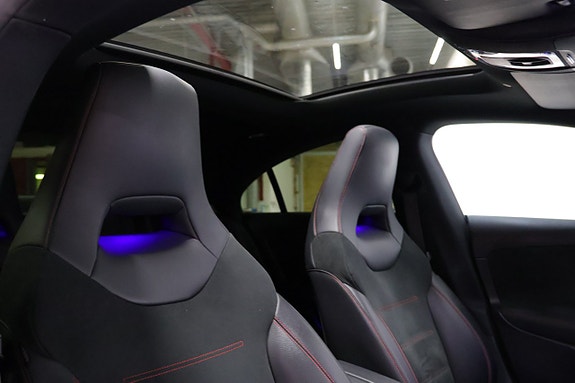 Mercedes-Benz CLA220 13 of 24