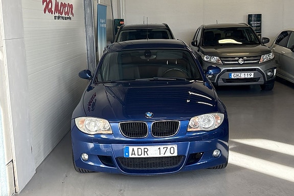 BMW 120i 4 of 17