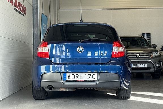 BMW 120i 9 of 17