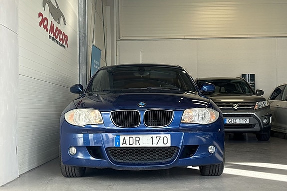 BMW 120i 3 of 17