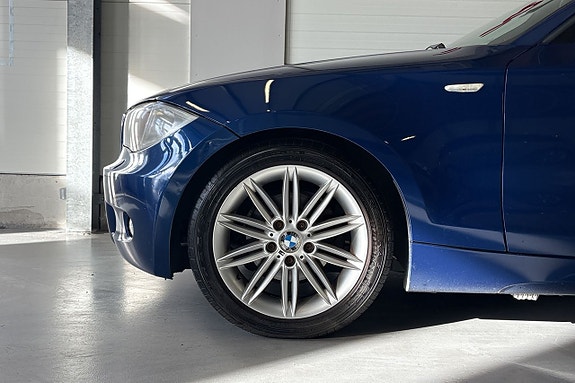 BMW 120i 5 of 17