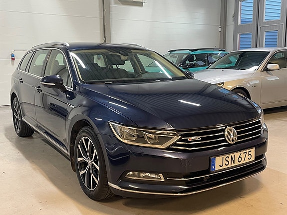 Volkswagen Passat 5 of 25