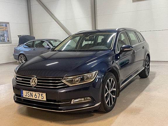 Volkswagen Passat 3 of 25