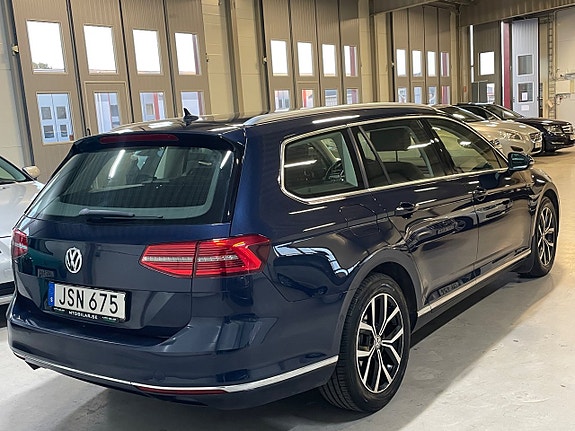 Volkswagen Passat 6 of 25