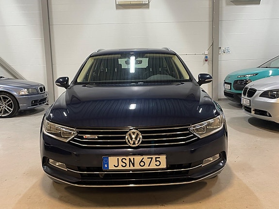 Volkswagen Passat 4 of 25
