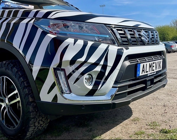 Suzuki Vitara 2 of 9