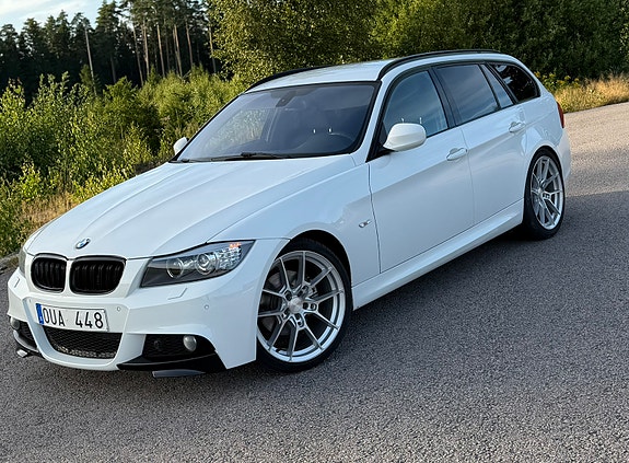 BMW 325i 2 of 12