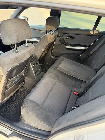 BMW 325i 11 of 12