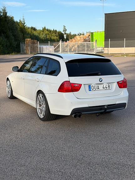 BMW 325i 6 of 12