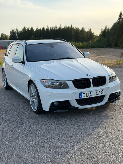 BMW 325i 3 of 12