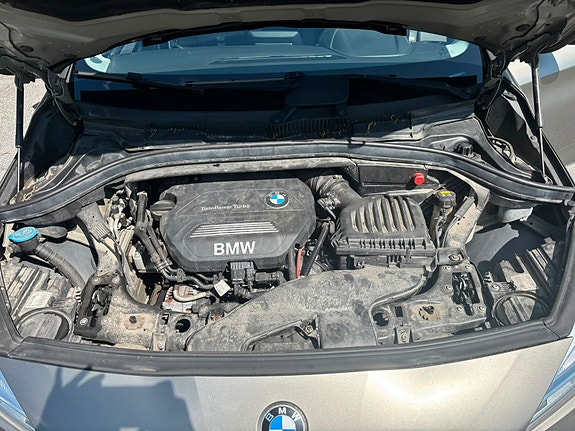 BMW 216d 11 of 12