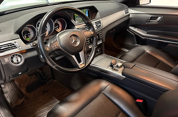 Mercedes-Benz E350 2 of 4