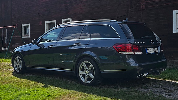 Mercedes-Benz E350 3 of 11