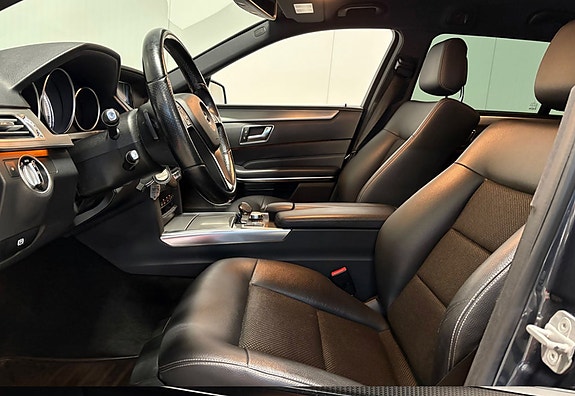 Mercedes-Benz E350 3 of 4