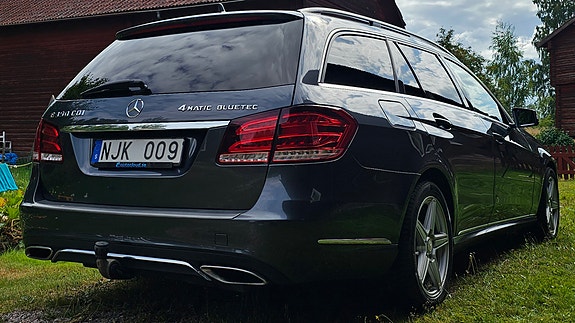 Mercedes-Benz E350 6 of 11