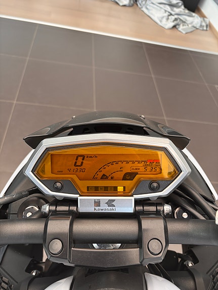 Kawasaki Z1000 6 of 7