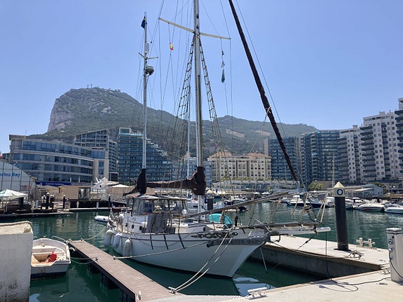 Transworld 41 Ketch 2 of 24