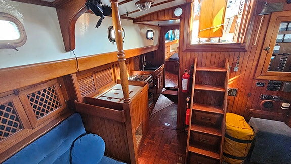 Transworld 41 Ketch 15 of 24