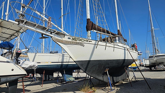 Transworld 41 Ketch 6 of 24