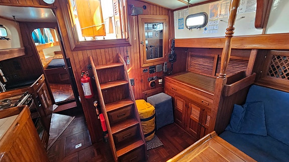 Transworld 41 Ketch 14 of 24