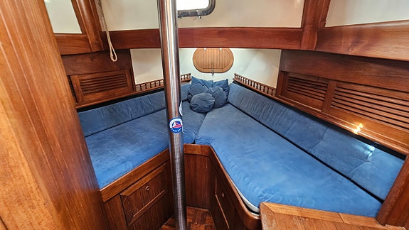 Transworld 41 Ketch 10 of 24